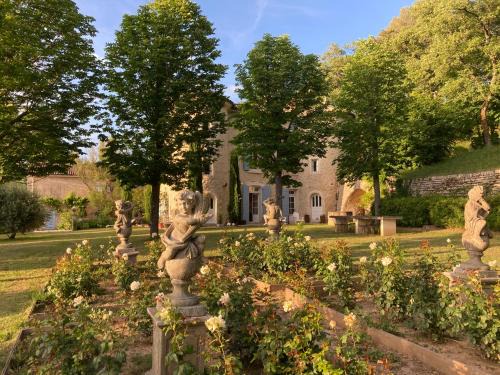 Apt House | Château de Peyrolles