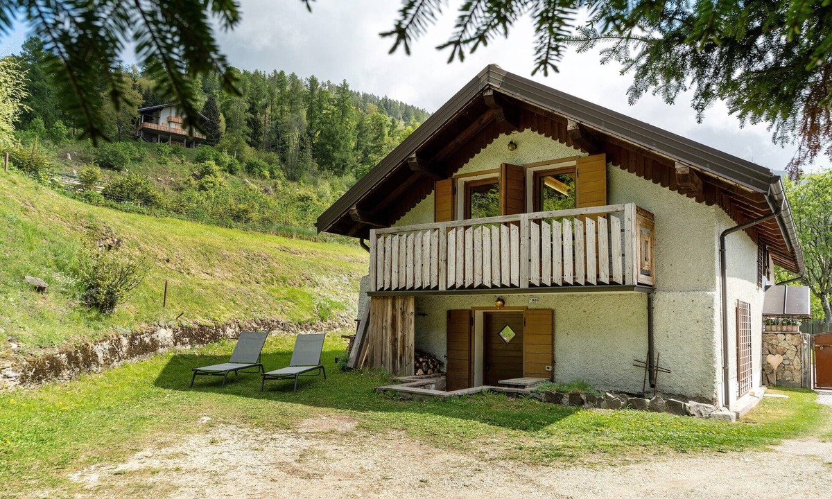 Barco Ski Chalet | Chalet 'Baita Dal Bigolaro' with Mountain View, Private Garden and Balcony