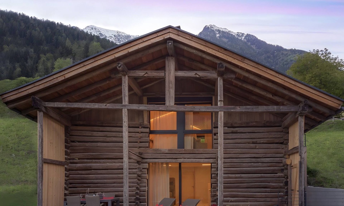 San Leonardo in Passiria Ski Chalet | Chalet 'Ferienhaus Im Stadl' with Mountain Views, Private Terrace and Wi-Fi