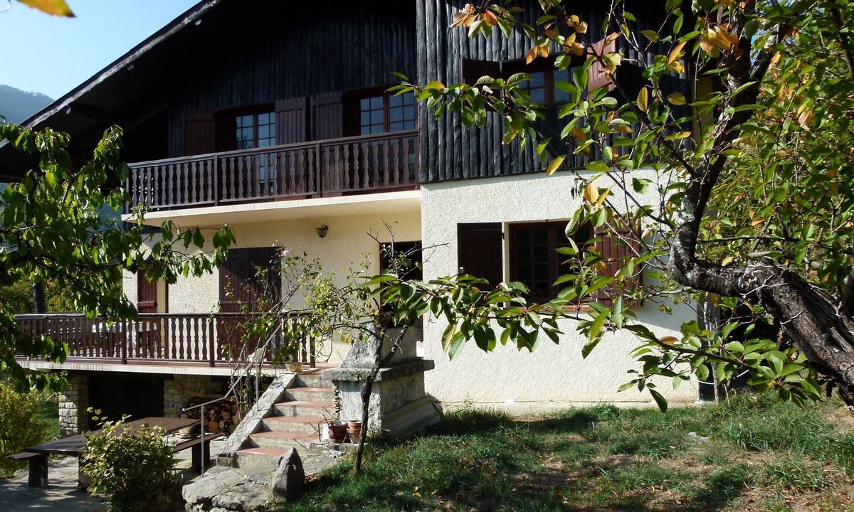 La Bollene-Vesubie Ski Chalet | Chalet in the Mercantour Park with beautiful terrace and large enclosed land