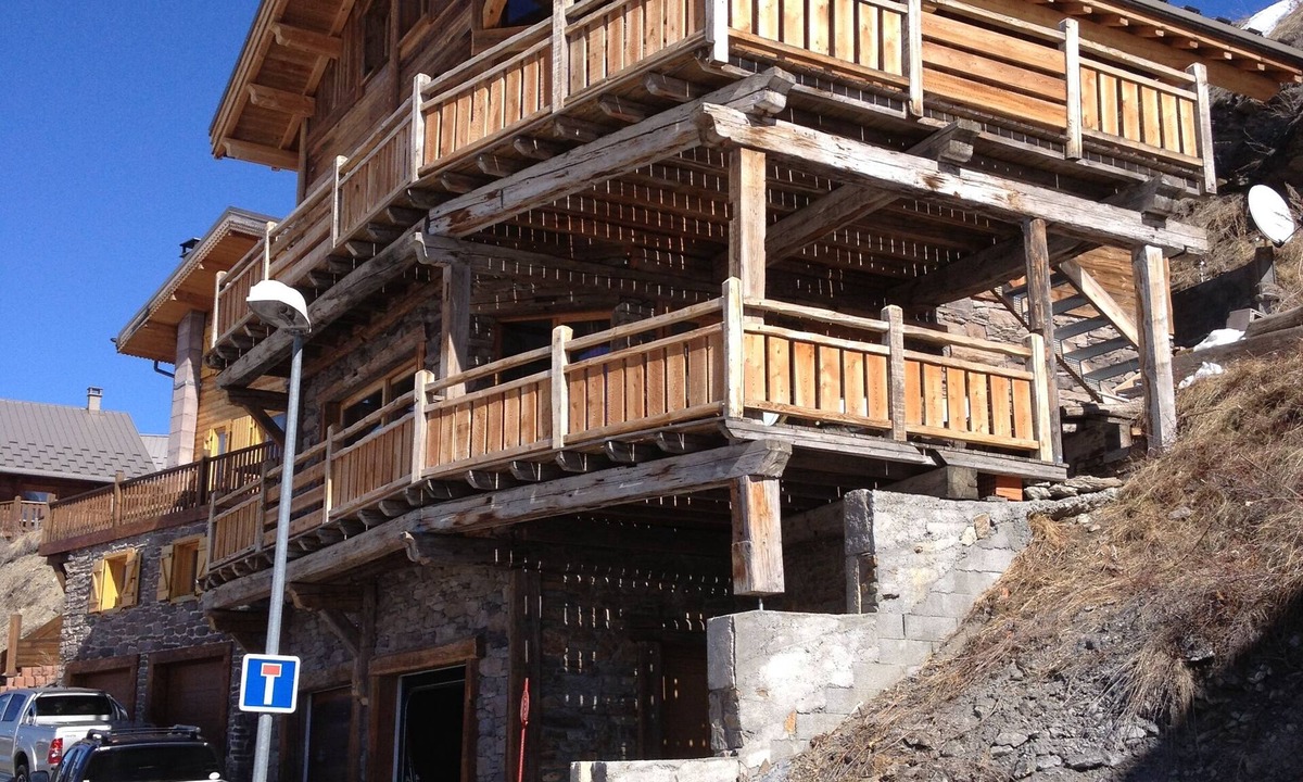 Vars Ski Chalet | Chalet with superb view of the estate