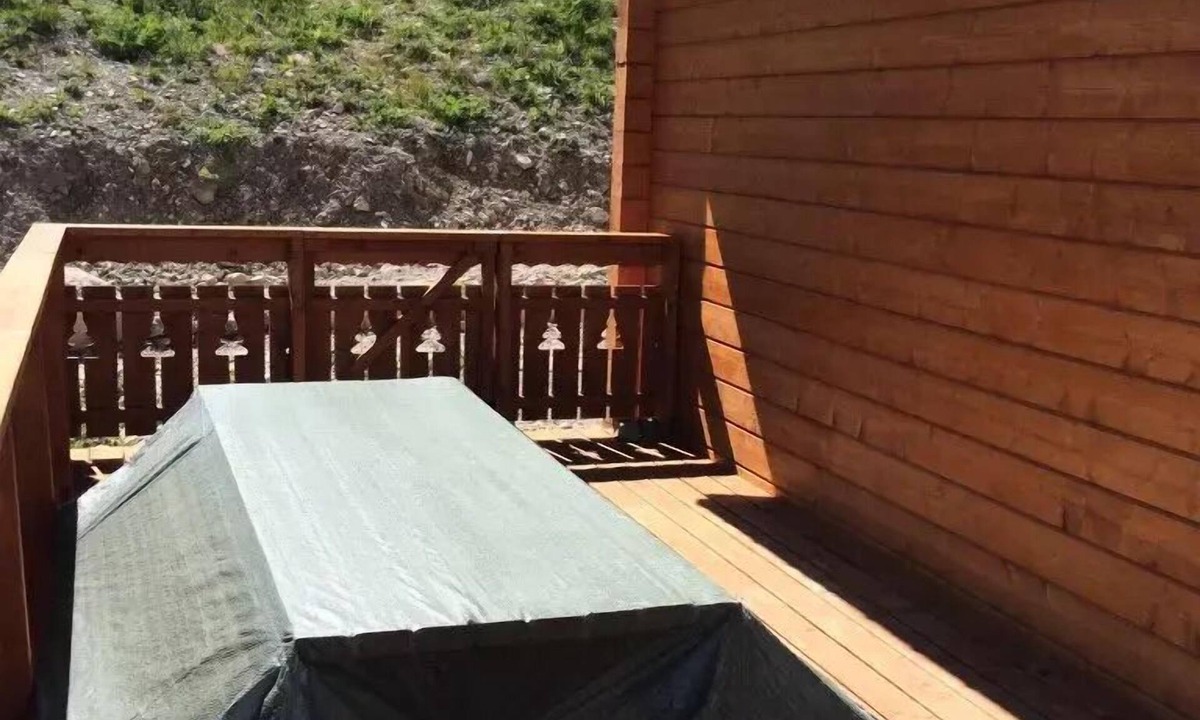 Reallon Ski Chalet | Chalets Des Aiguilles - Chalets for 8 People