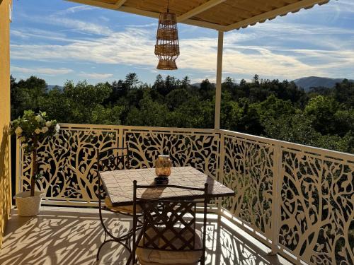 Digne-les-Bains House | Chambre hotes avec vue panoramique sur la foret