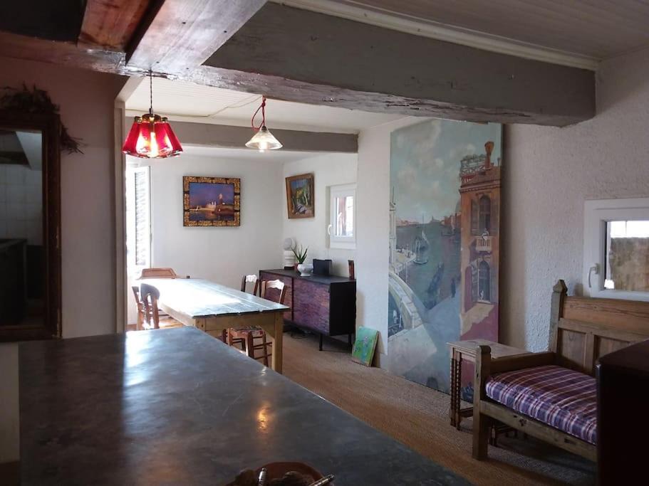 Aramon Apartment | Charme centre historique 17e siècle