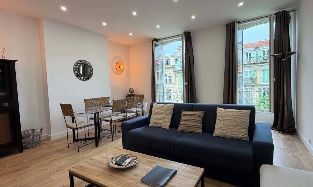 Centre Ville-Gare Apartment | Charming 2-bedroom apartment on Avenue Jean Médecin