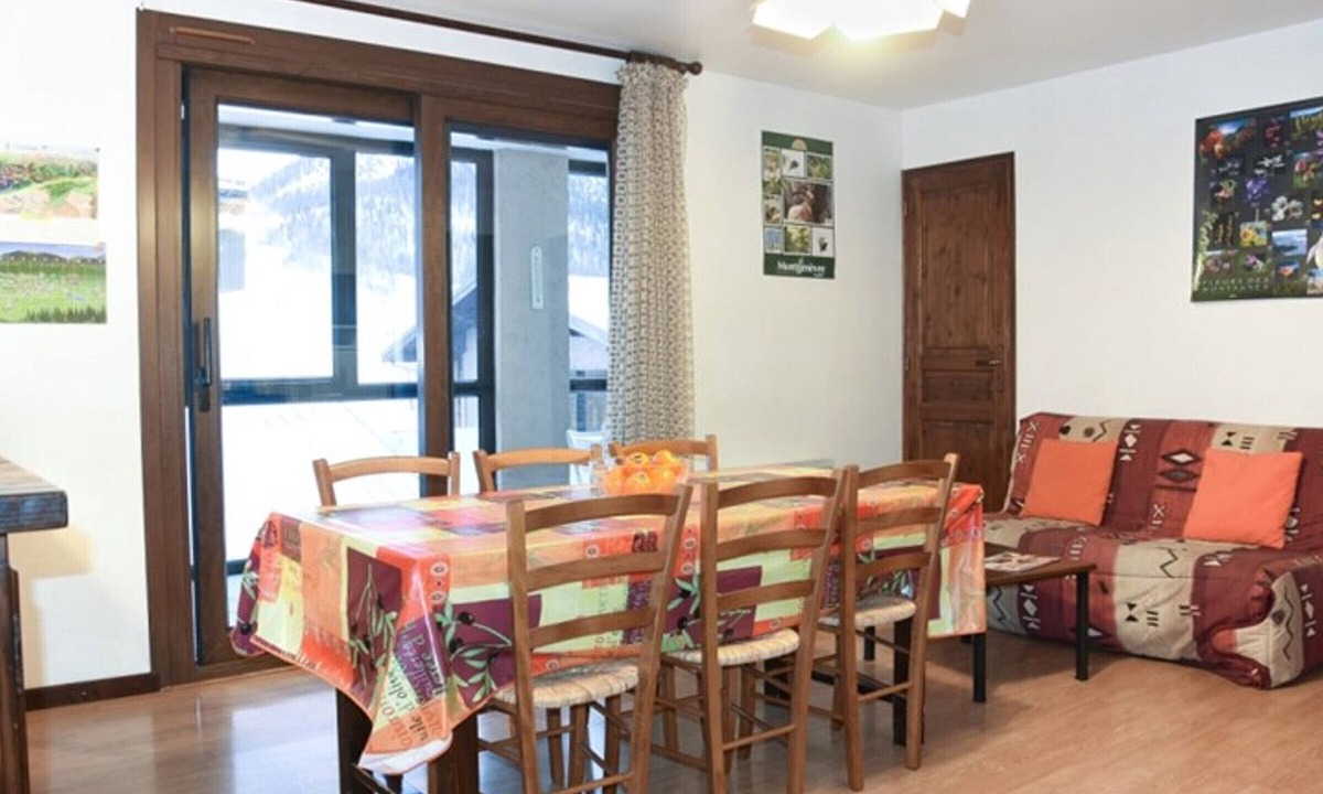 Montgenevre Apartment | Charming 2BR Apartment for 7, Central Montgenèvre, South-Facing Balcony