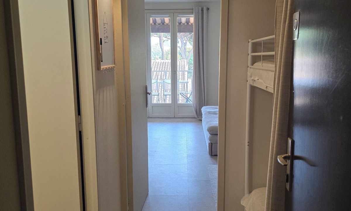 Les Lecques Apartment | CHARMING AIR-CONDITIONED STUDIO WITH SEA VIEW