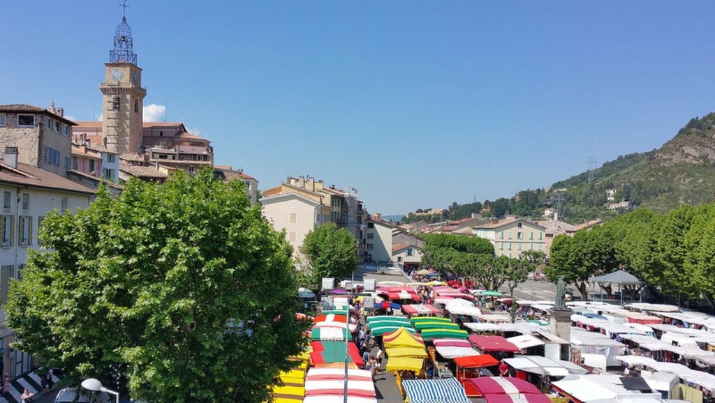 Digne-les-Bains Apartment | Charming Apartment - 2 bedrooms - City views - Garage