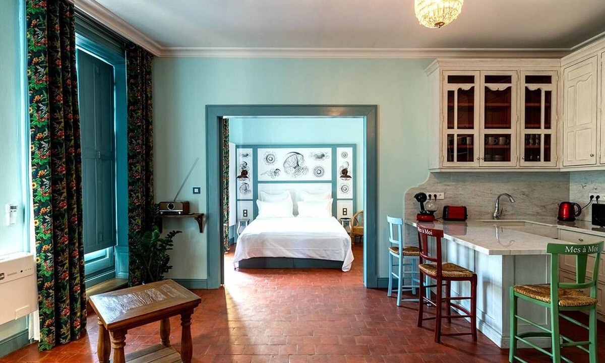 Pezenas Apartment | Charming apartment, air-conditioned, historic center of Pézenas, pets allowed