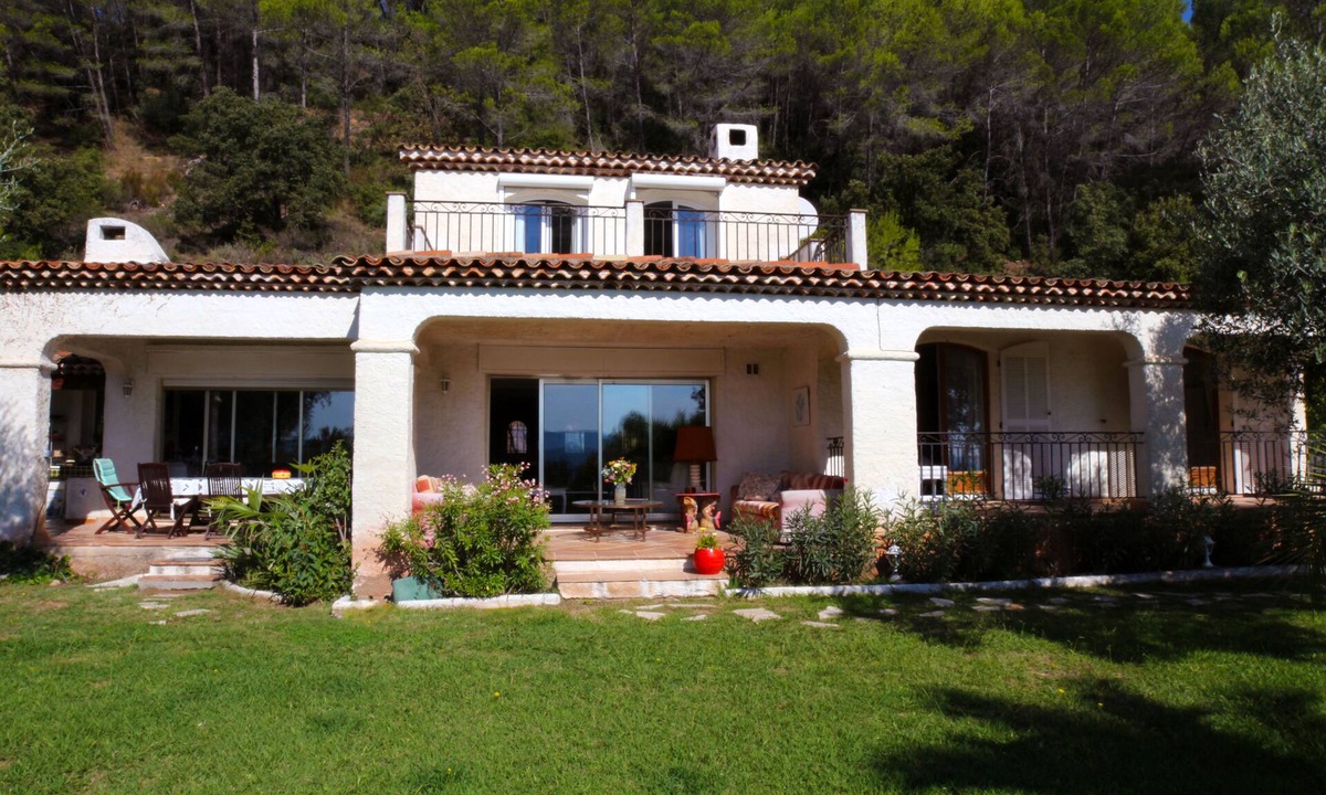 La Motte House | charming house, breathtaking view, sleeps 8, swimming pool