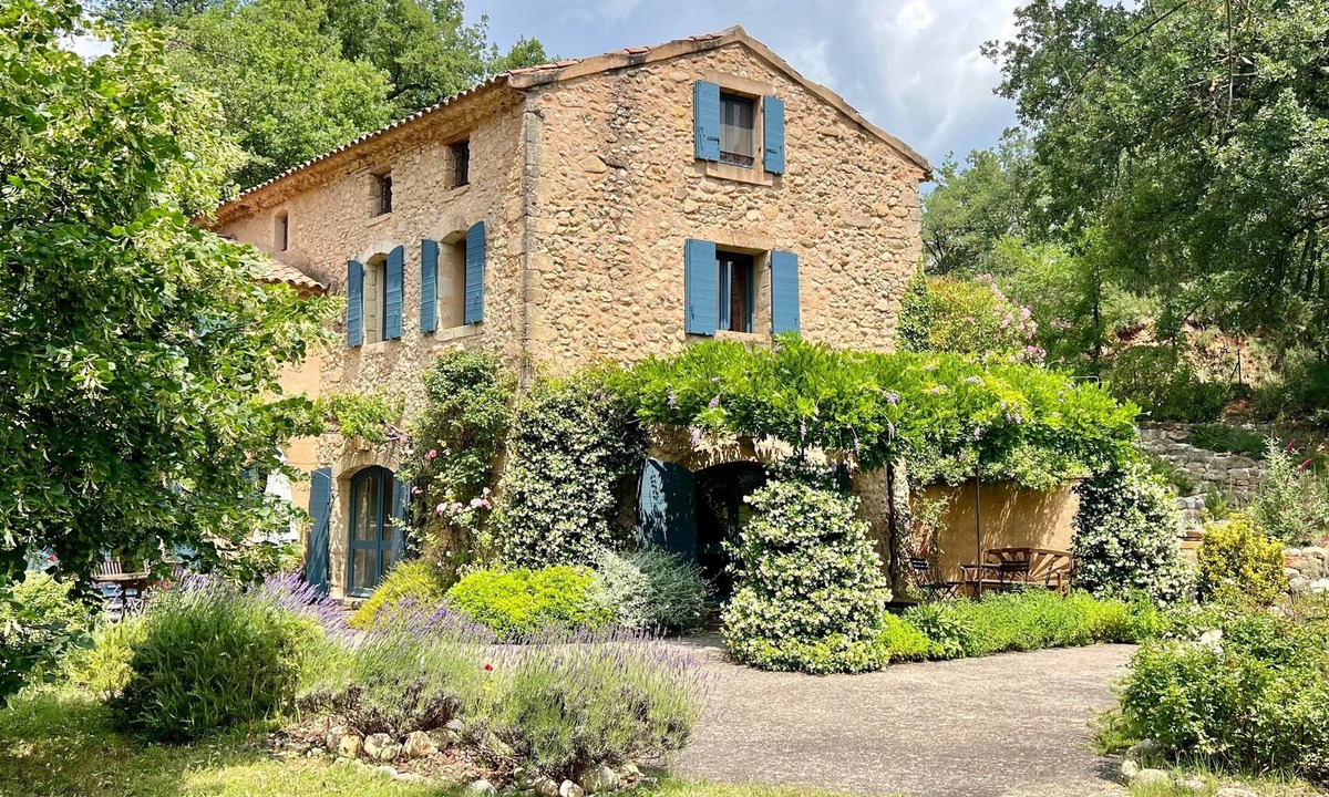 Grambois House | Charming mill, South Luberon, bucolic setting