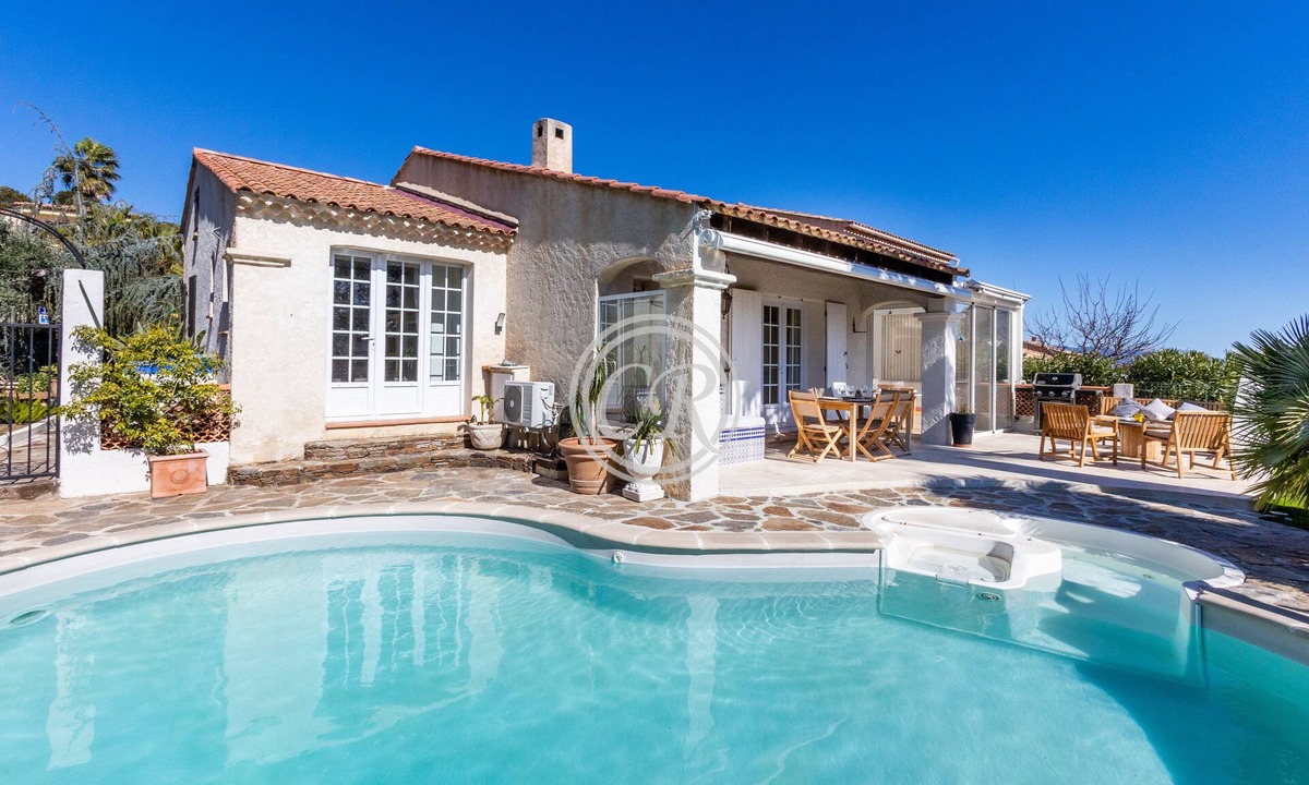 Bormes-Les-Mimosas Villa | Charming Provencal house with swimming pool