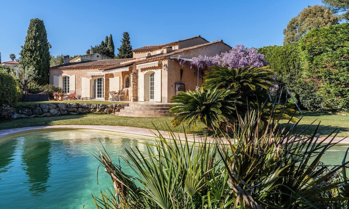 Antibes Ski Chalet | Charming provençal family house with swimming pool