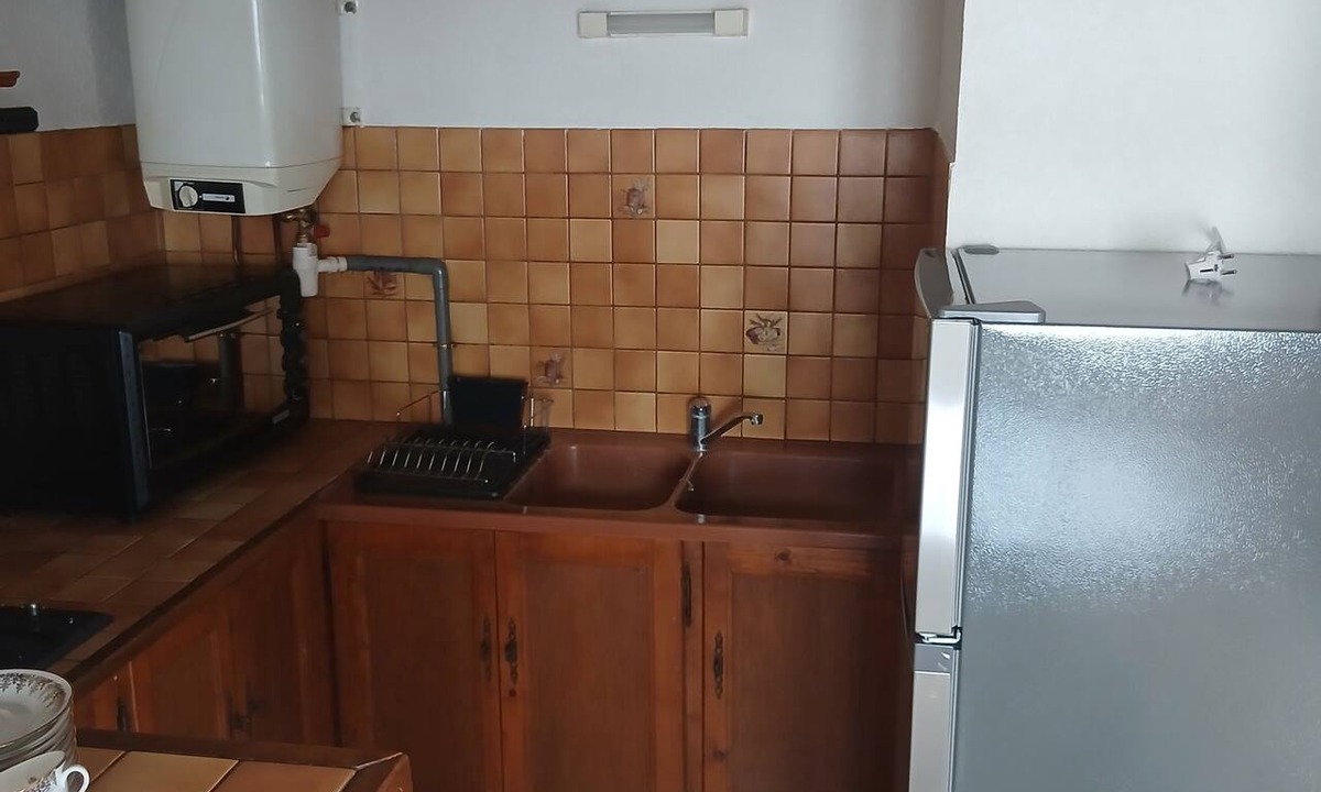 La Mure Argens House | CHARMING, SECLUDED ONE-BEDROOM APARTMENT NEAR NATURE, GUARANTEED PEACE AND QUIET, CLOSE TO SHOPPING