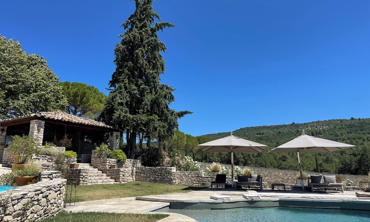 Viens House | Charming sheepfold with infinity pool - 360° Luberon view, private estate