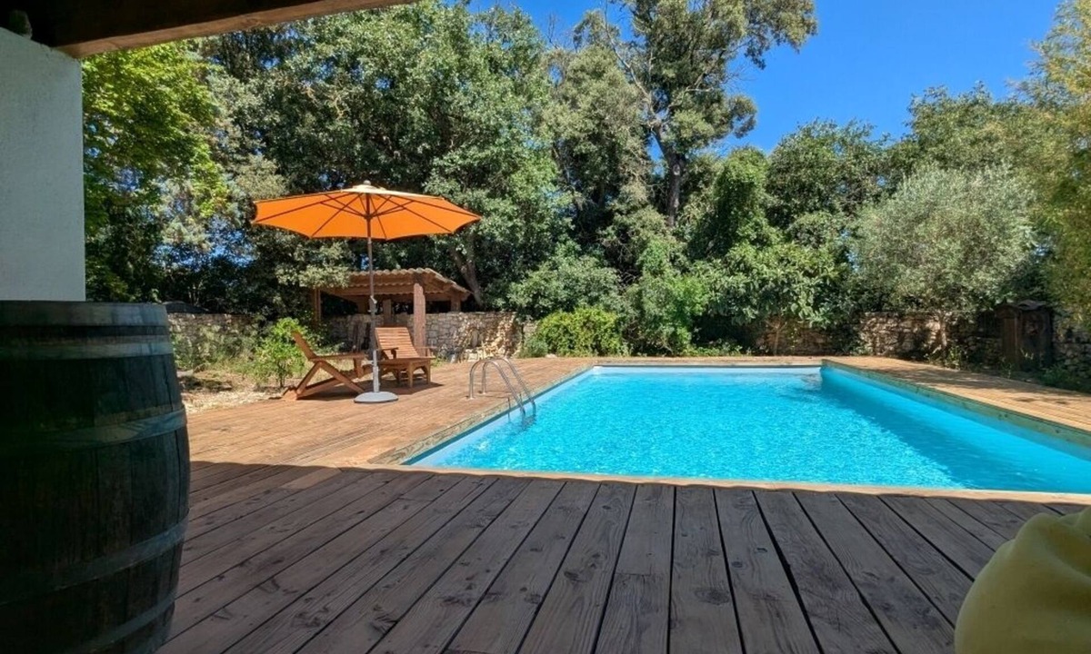 La Boissiere House | Charming stone house in a quiet setting with a pool and a garden with trees
