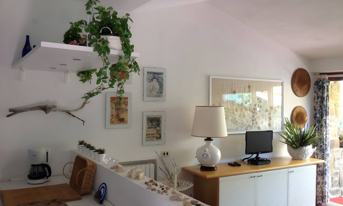 Punta Ala House | Charming Two-Room Apartment with Mountain View Near the Sea