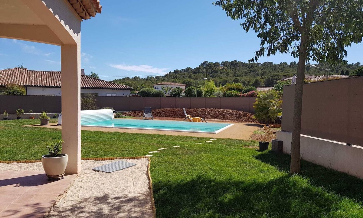 La Crau Villa | Charming villa 20 minutes from the sea, swimming pool, private parking
