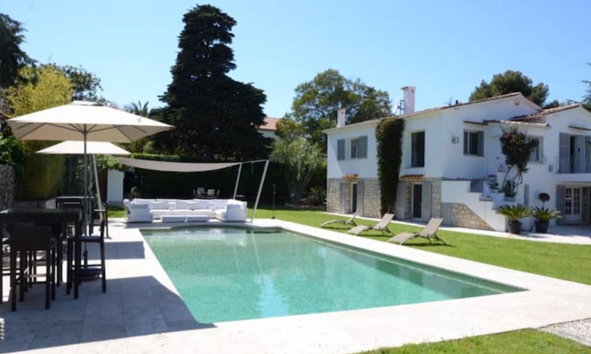 Cap-d'Antibes Villa | Charming villa close to Beach and old Antibes.