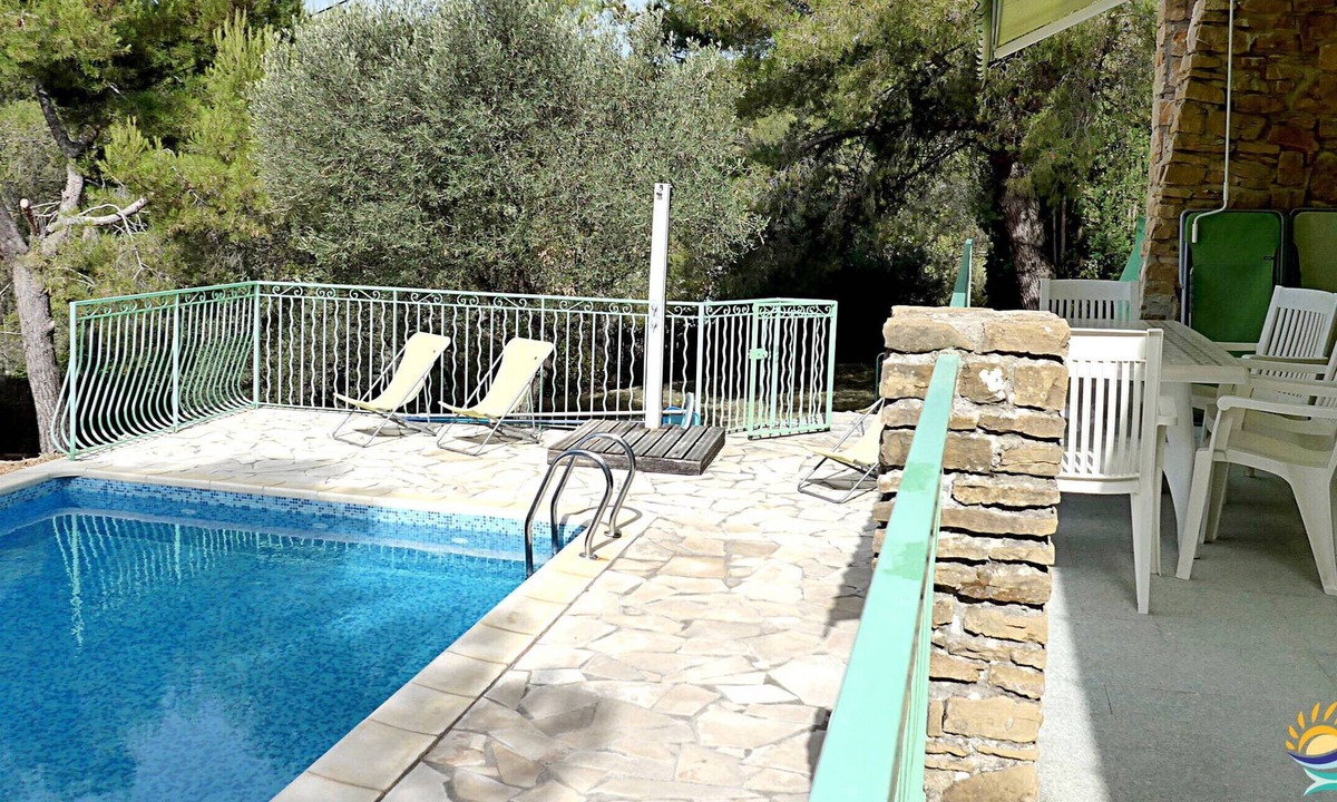 Ceyreste Villa | Charming villa with private pool and summer kitchen ♥ Near Calanques