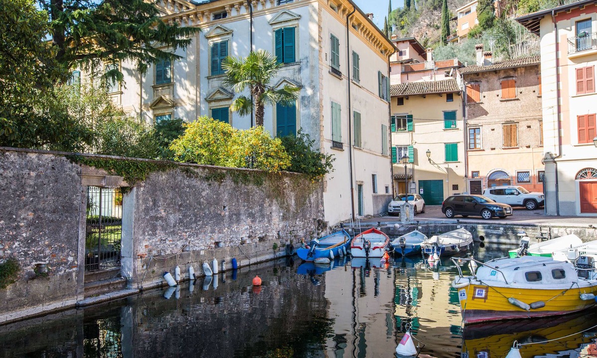 Toscolano Maderno Apartment | Charming Waterfront Apartment on Lake Garda