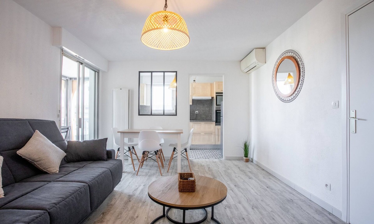 Frejus Plage Apartment | Cocooning – Your Peaceful Haven Just 10 Minutes’ Walk from Fréjus Beaches