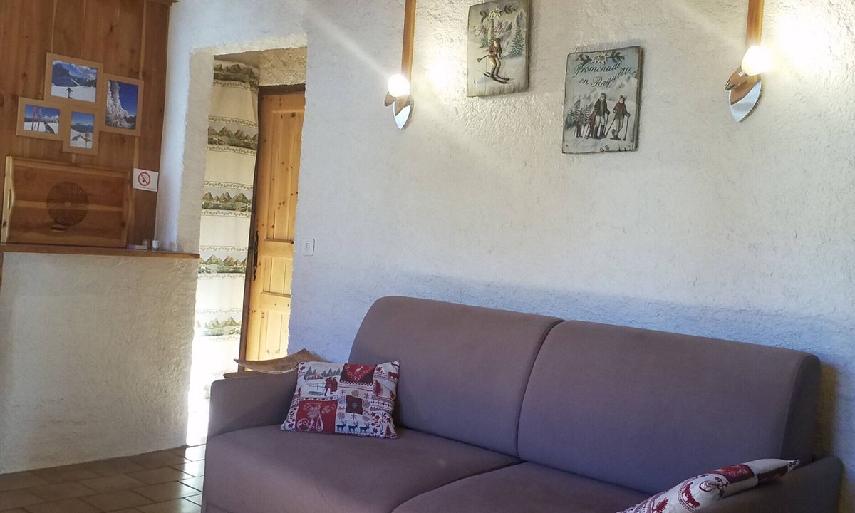 Chantemerle Apartment | Comfortable 2-room with WiFi and private parking in Saint-Chaffrey