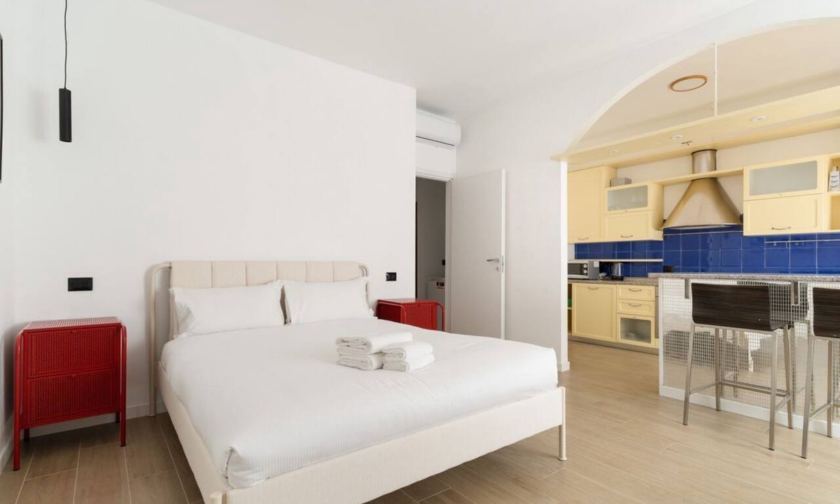 Binda House | Comfortable 40m2 studio flat, ideal for 3 people, located on the third floor of a building with lift.The accommodation is located a stone's throw from Famagusta, characterized by a strong residential and student vocation, offering a quiet environment, gr