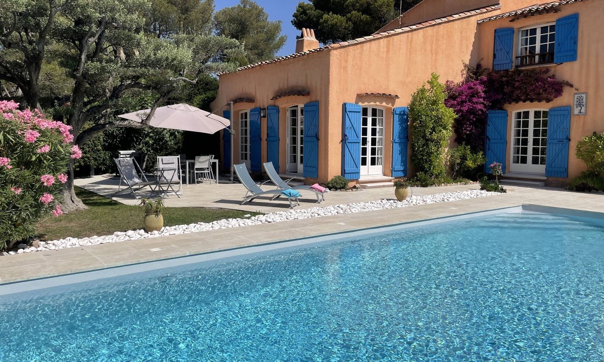 Boulouris-sur-Mer House | Completely renovated villa near sea swimming pool 4 air-conditioned bedrooms sleeps 10