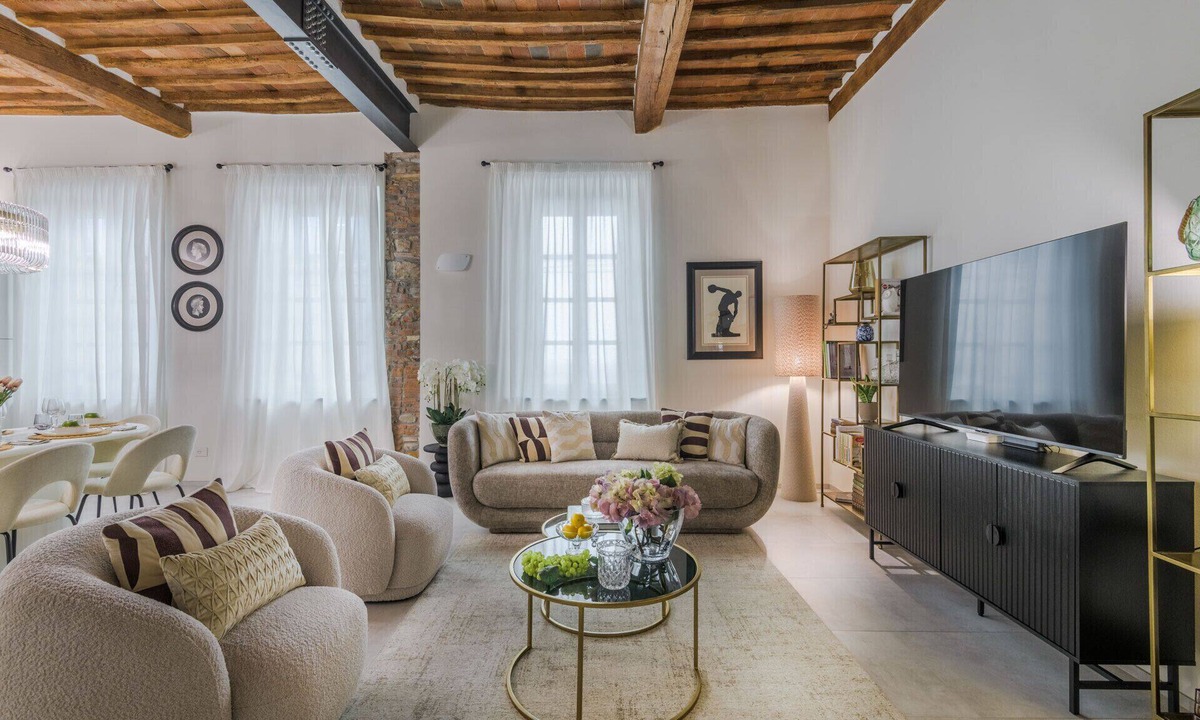 Lucca Historical Center Apartment | Contemporary 3 Bedrooms Luxury Apartment in Lucca