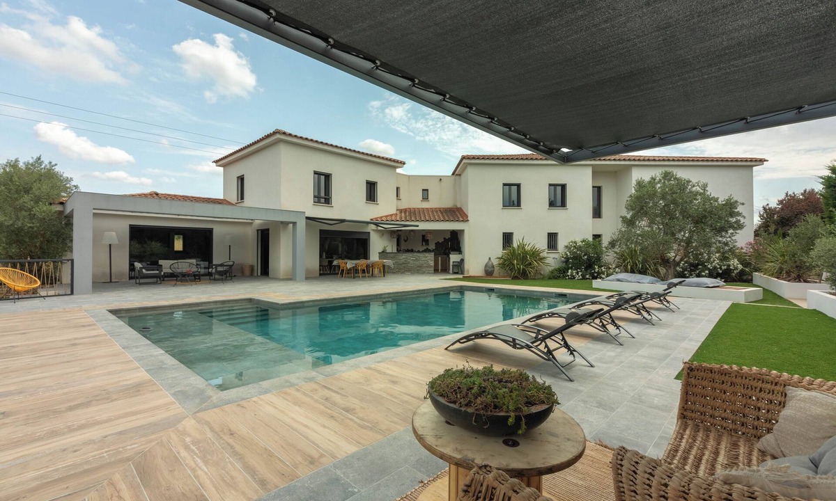 Gardanne House | Contemporary house between Aix en Provence and Marseille