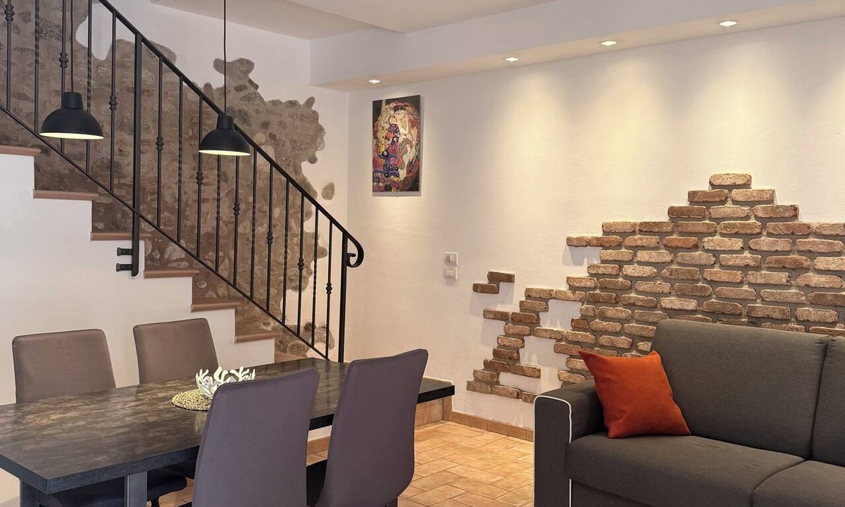 Cola House | "Corte Magnolia Lazise" Vacation Home, Between the Thermal Springs and Lake Garda