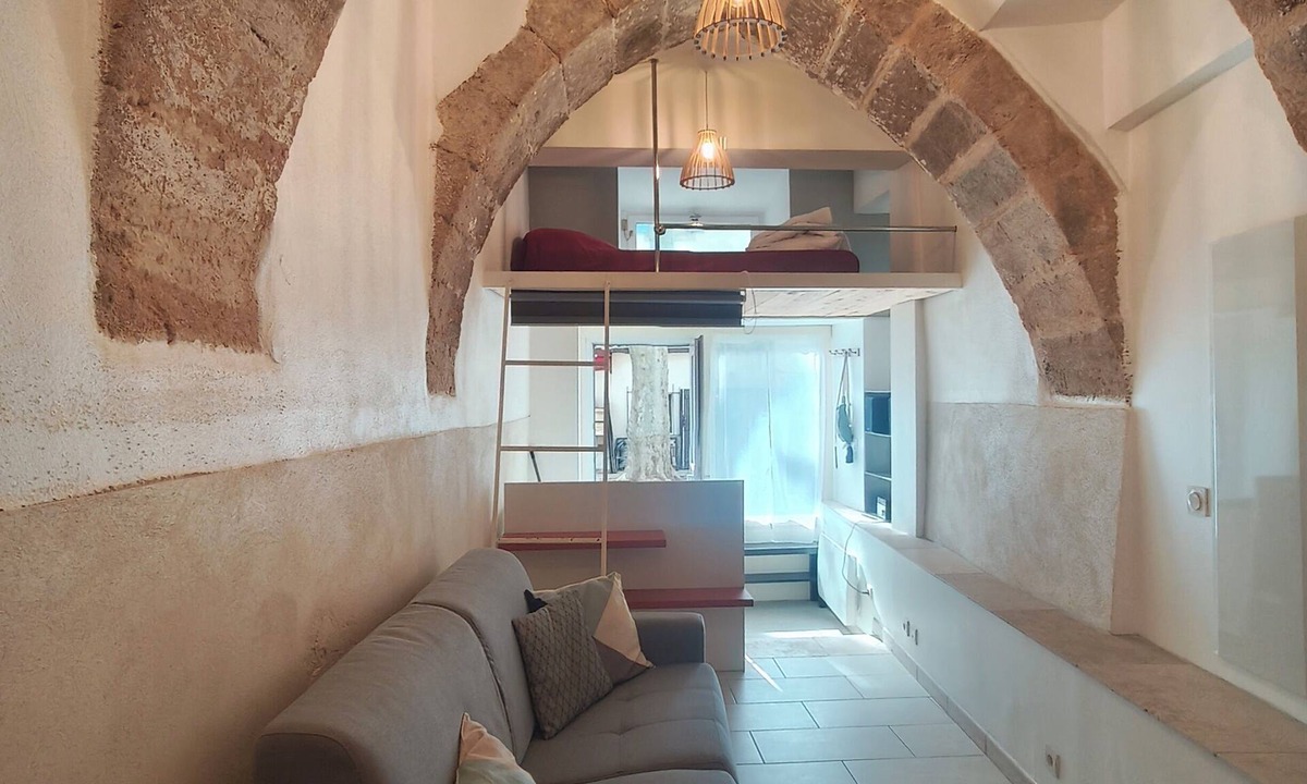 Pelissanne Apartment | Cosy studio in the center of Pélissanne