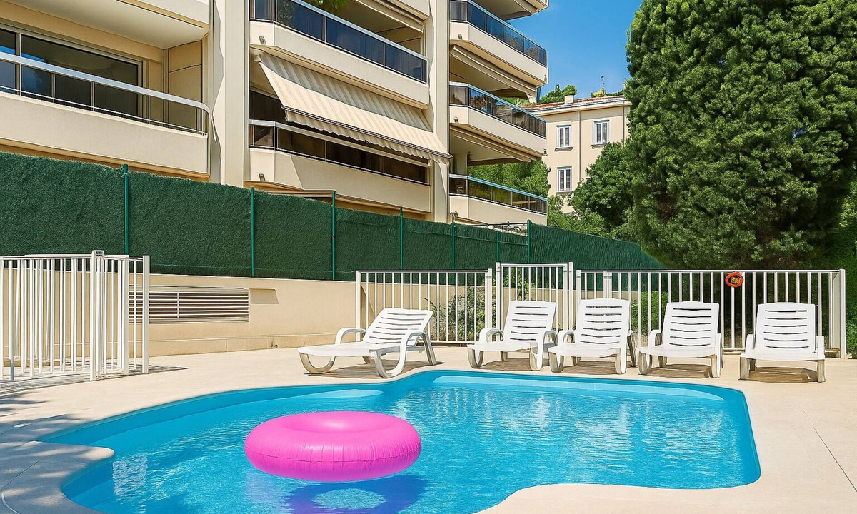 Carnot Apartment | Cosy T2 with air conditioning, pool & parking included. Just 5 minutes from the Croisette!
