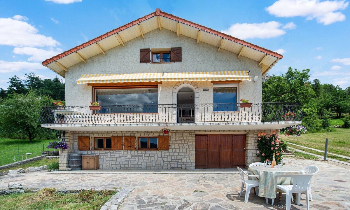 Saint-Julien-du-Verdon House | Country House in Saint-Julien near Verdon Park