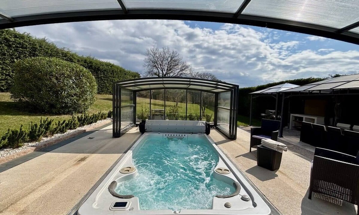Pont Royal Villa | Countryside villa with swimming spa