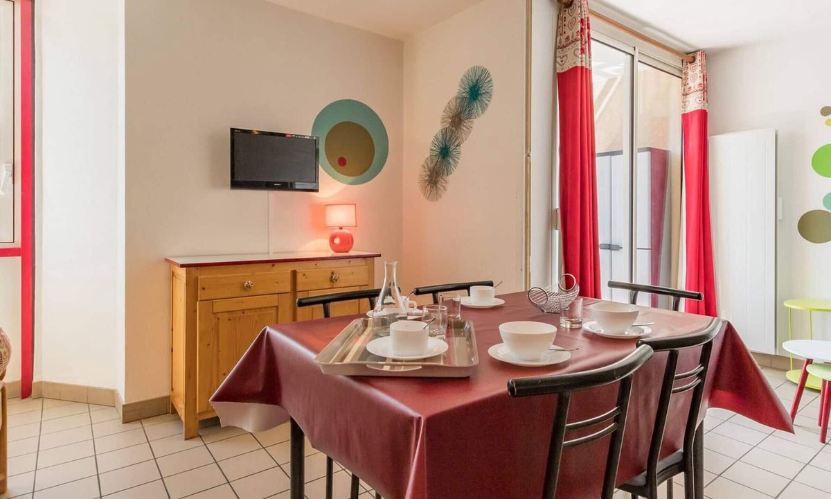 Briancon Apartment | Cozy 2-Room Apartment for 4-6, Near Prorel Cable Car, South-Facing Balcony, Ski Locker