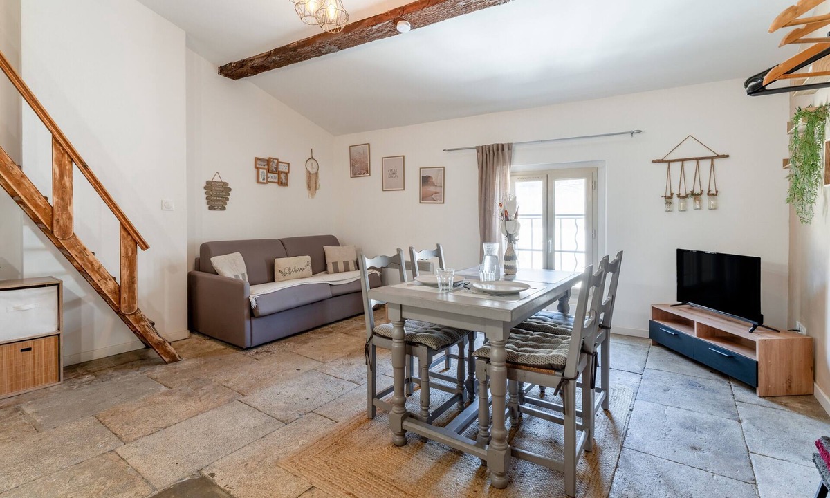 Beaucaire Apartment | Cozy Apartment in the Heart of Beaucaire – Sleeps 2 to 4