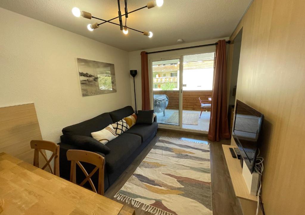 Allos Apartment | Cozy apartment with direct access to slopes, parking, large terrace, pool and hammam