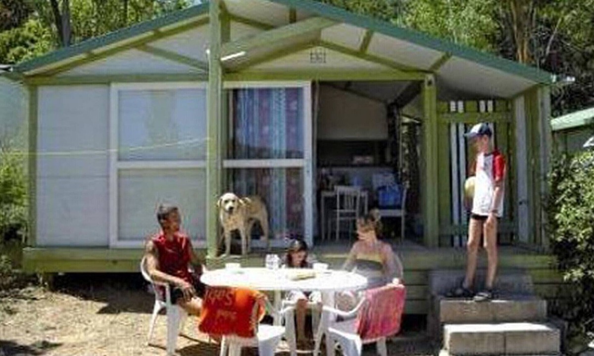 Villecroze Ski Chalet | Cozy chalet with terrace for 5 people in Villecroze