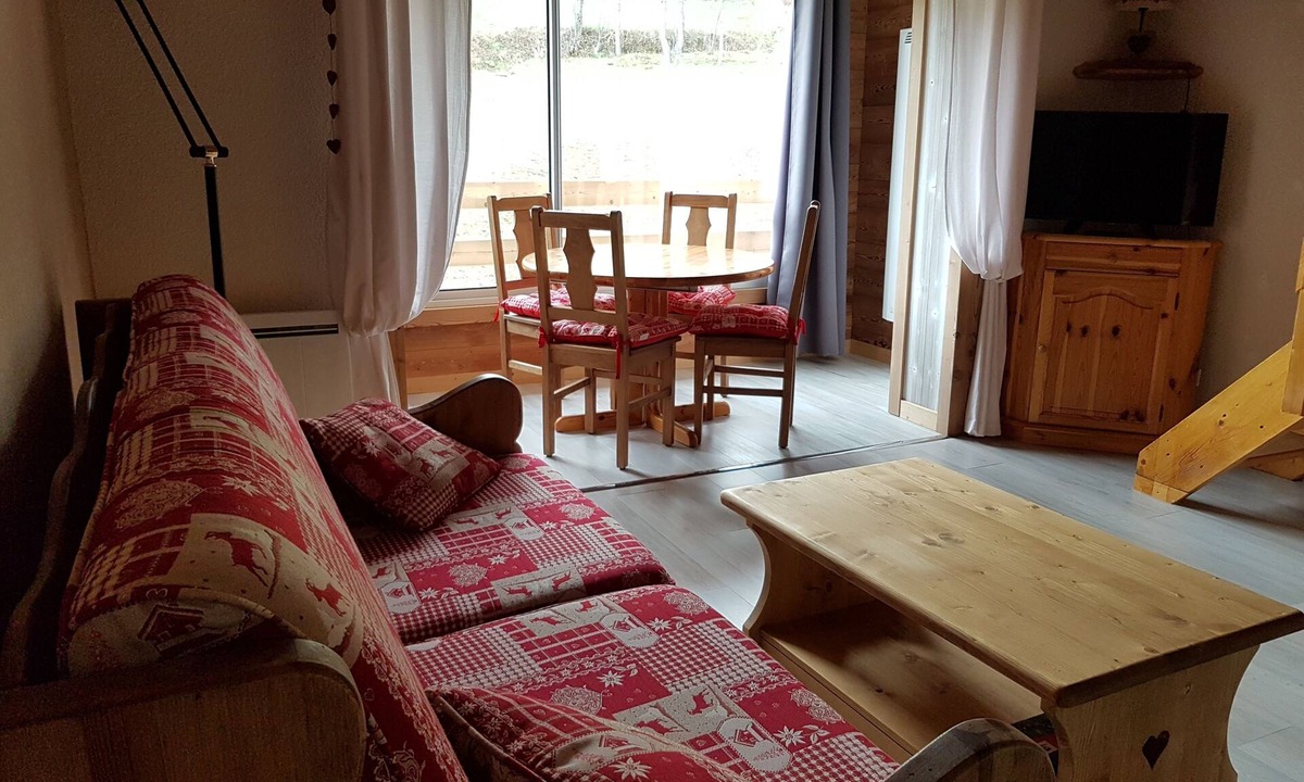 Enchastrayes Apartment | Cozy duplex between the Sauze and Super Sauze ski resorts