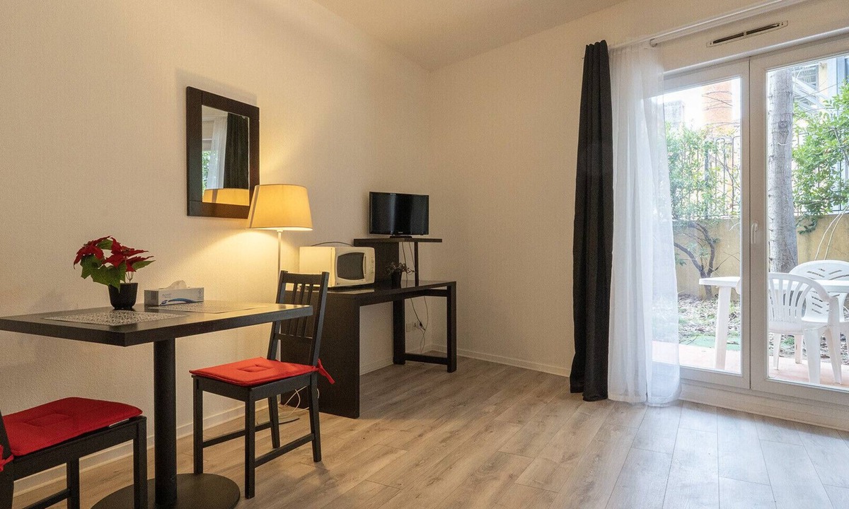 Grasse Apartment | Cute Studio for 2 People with a Terrace