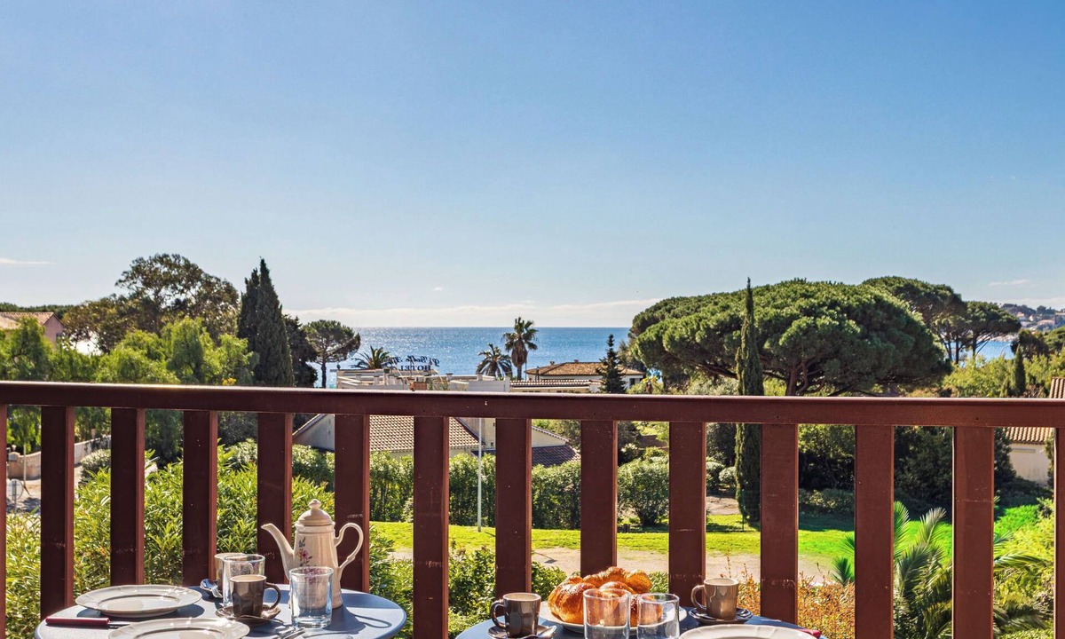 Cavaliere Apartment | Des Moulins by Interhome