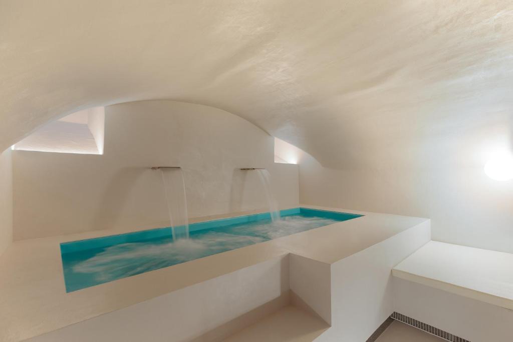 Rione VII Regola Apartment | Design apartment with private pool in Campo dei Fiori