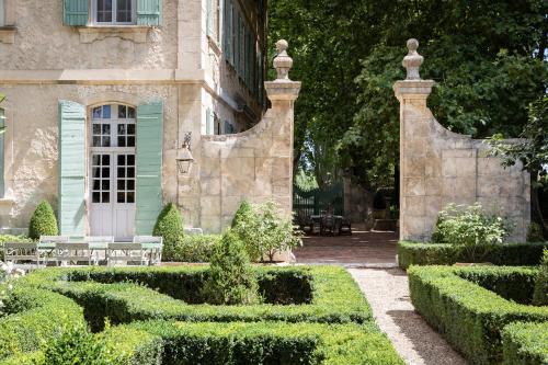 St.-Remy-de-Provence Bed & Breakfast | Domaine de Chalamon - Fontenille Collection