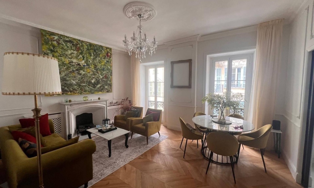 Lepante Quarter Apartment | Elegant Bourgeois Apt, in the heart of Nice, AC, private parking, 2 bathrooms