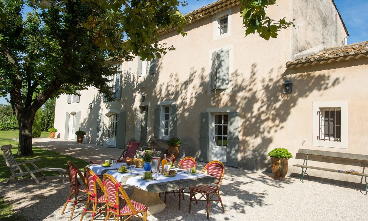 Saint-Andiol Other | Elegant country house, air-conditioning, 6 bedrooms, tennis court, heated pool,