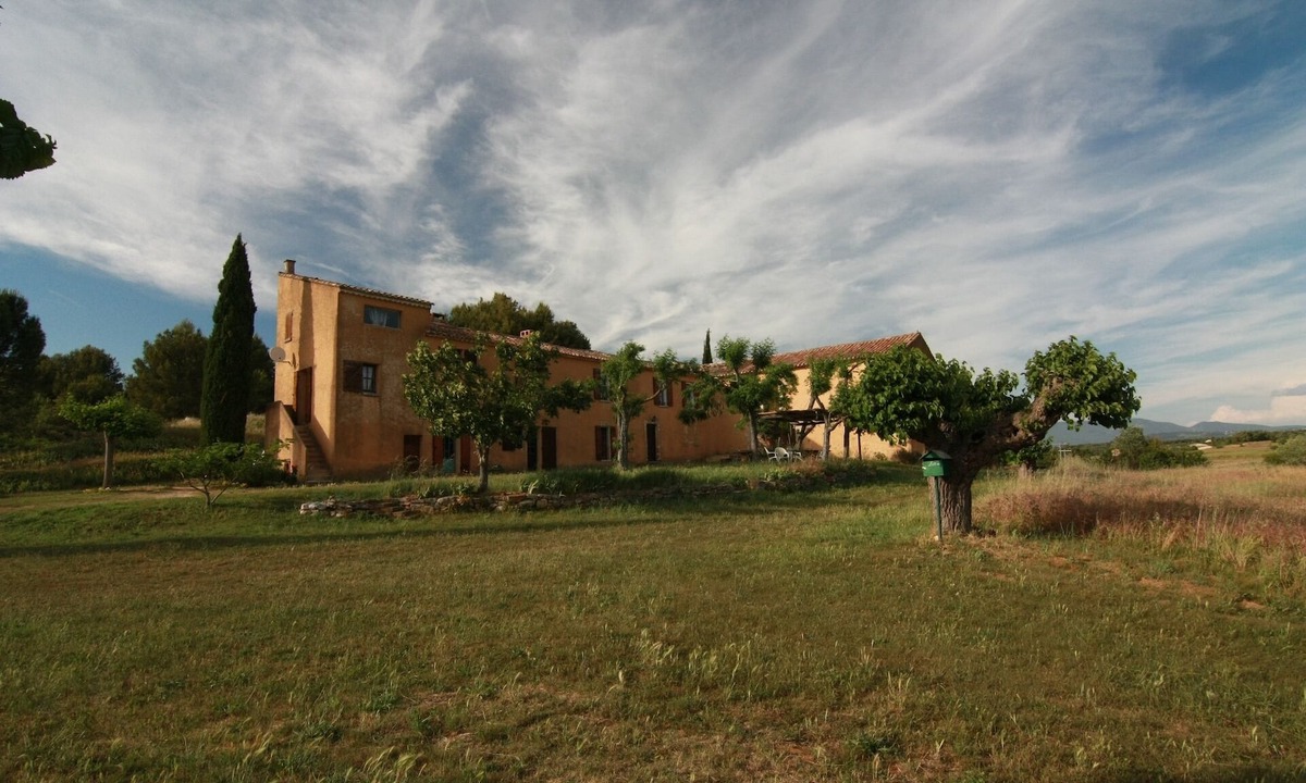 Bonnieux House | Enjoy the quietness and the beautifil views surrounding this authentic farm.