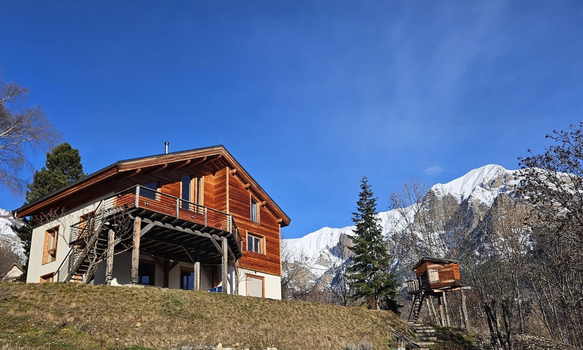 Chateauroux-les-Alpes Ski Chalet | Family chalet at the gateway to the Ecrins