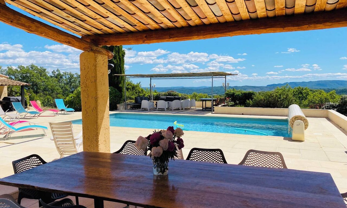 Pierrerue House | FAMILY HOME IN THE LUBERON REGION NEAR FORCALQUIER